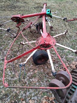 Obraceč sena Pöttinger na ND - 6