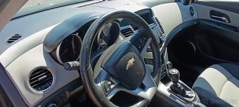 Chevrolet Cruze 1.6i (91 kW), 2011, 75 tkm - 6