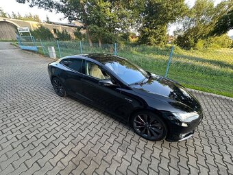 Tesla Model S, dobíjení zdarma, 4x4 - 6