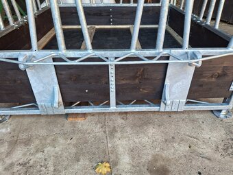 Prodám příkrmiště hranaté přenosné čelním nakladačem - 6