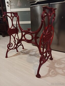 Stolek od šicího stroje - 6