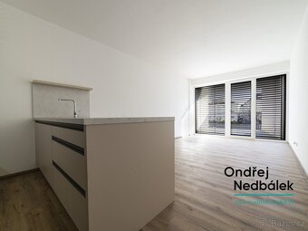 Pronájem byty 1+kk, 33 m2 - Zlín, ev.č. 22603 - 6