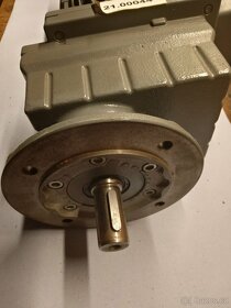 Elektromotor s převodovkou LENZE; 0,75 kW, 403 ot/min, 18Nm. - 6