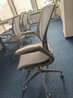 Kancelářská židle humanscale lze na kolečkách - 6