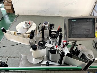 Obalovací samolepicí etiketovací stroj na kulaté láhve - 6