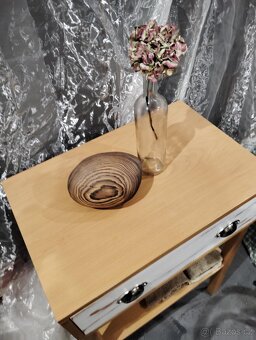 odkládací stolek - 6