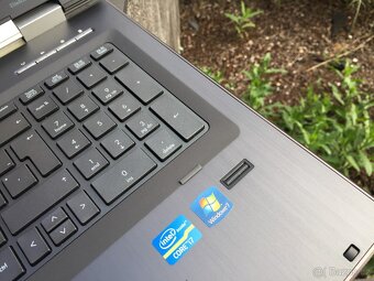 pracovní stanice HP 8760w - 17" FullHD, nVIDIA QUADRO 3000M - 6