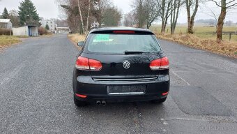 VW Golf 1.4 90kW, málo km,  nová STK - 6