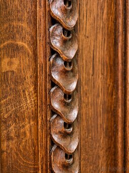 Masivní dubová knihovna v renesančním stylu, 19. století - 6