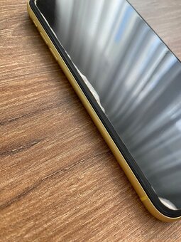 Prodám iPhone 11, 128GB žluté barvy - 6