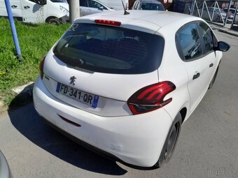 Peugeot 208 1,5 BLUE HDI 110 - 6