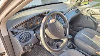 Prodám Ford Focus hatchback - 6