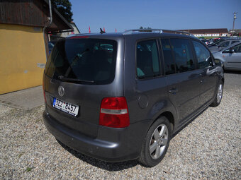 Volkswagen Touran 2.0 TDi 103Kw - 6