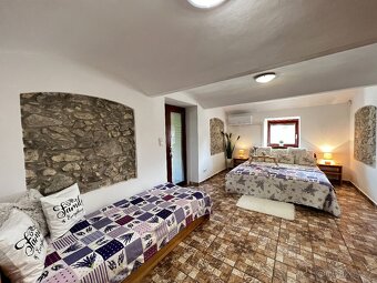 Investiční příležitost Dům se 6 apartmány u Lipna. - 6