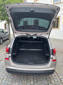 Hyundai i30, Hyundai i30 Trikolor 1.6 CRDI - 6