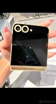 Samsung galaxy flip 6 v záruce ještě rok  - 6
