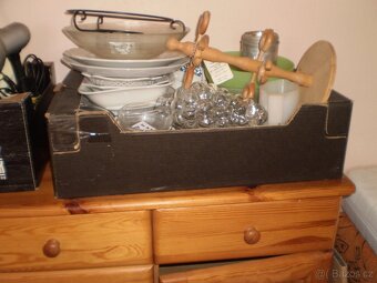 sklo - porcelán - keramika -  veteš - výběr - 6