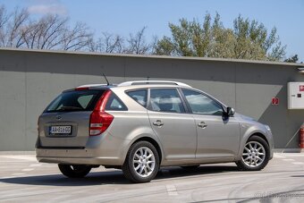 Kia Cee´d SW 1.6 CRDi - 6