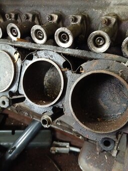 Blok motoru Tatra 603,805 V8 - 6