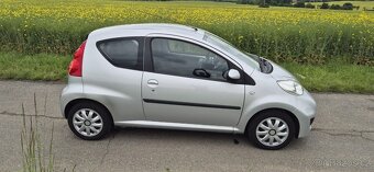 Peugeot 107 1.0 benzín r.v. 2009 - 6