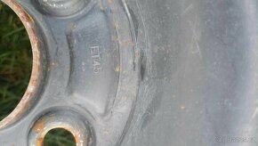 Zimní pneu 185/70 r 14 - 6