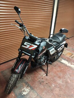 Mondial Flat Track 125i ABS E5 - 6