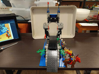 LEGO Castle 6078 Royal Drawbridge - 6