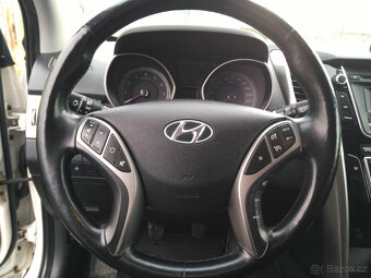 Hyundai i30 1.6i 88 kW - 6
