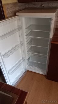 Kuchyňská linka se spotřebiči. - 6