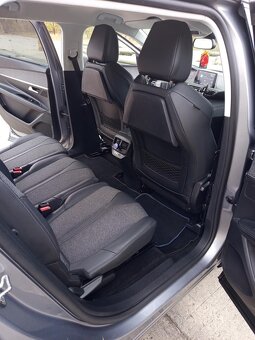 Peugeot 5008 ALLURE 1.5 HDi 130 MAN6 - 6