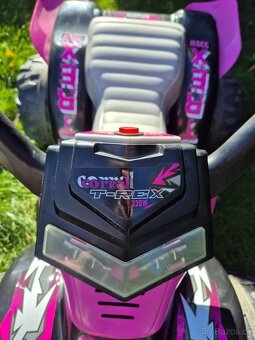 Čtyřkolka s helmou - 6