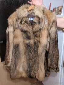 Zimní dámský kabát z kožichu polárního psa - 6