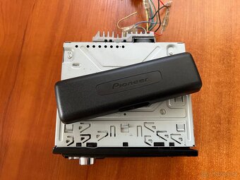 Autorádio Pioneer CD MP3 AUX USB 3.5 Jack - 6