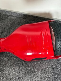 Červený hoverboard - 6