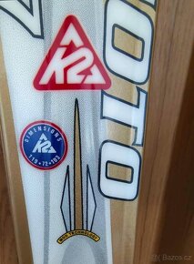 Nové lyže K2 MOTO 167 STILETTO + hůlky LEKI - 6
