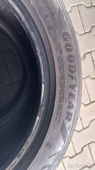 Prodám 2 x letní pneu Goodyear 245/45/17 - 6