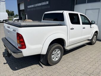Toyota Hilux 2,5 D-4D Double Cab Terra (2010) - 6