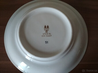porcelánový šálek s podšálkem, značený - 6