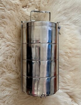 Krásný a praktický celonerezový termojídlonosič 4x1,1 litru - 6