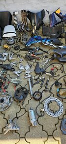 Honda CBR 929RR rok 2001 díly - 6