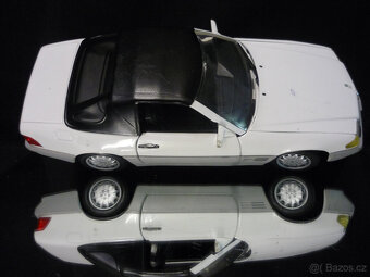 Mercedes Benz 500 SL Soft Top Revell 1/18 - 6