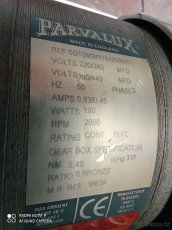 Na prodej elektromotor s převodovkou - 6
