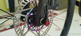silniční karbonové kolo s elektronickým řazením - 6