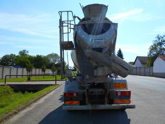 Mercedes Benz Actros 3235B 8x4 - 6