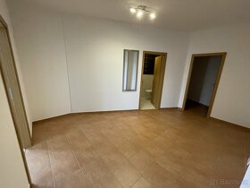 Pronájem prostorného bytu 1+kk, 53 m2, Praha 8-Střížkov - 6