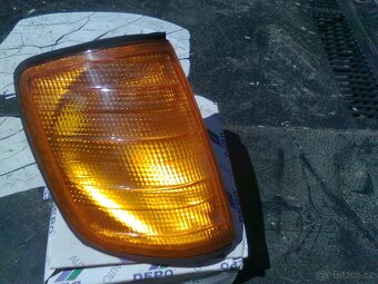 MERCEDES C202 KRYT DO NÁRAZNÍKU,W124 SVĚTLO,BLIKAČ,DISKY 15 - 6