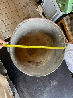 starožitný měděný kotlík s uchem - 6
