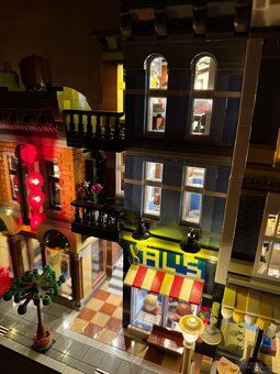 LEGO 10246 Detektivní kancelář - Z VÝSTAVKY + SVĚTLA - 6