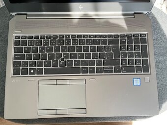 HP ZBook 15G6 + dokovací stanice HP Thunderbolt G2 - 6