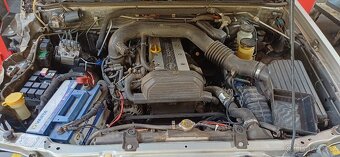 Opel frontera B 2.2i - 6